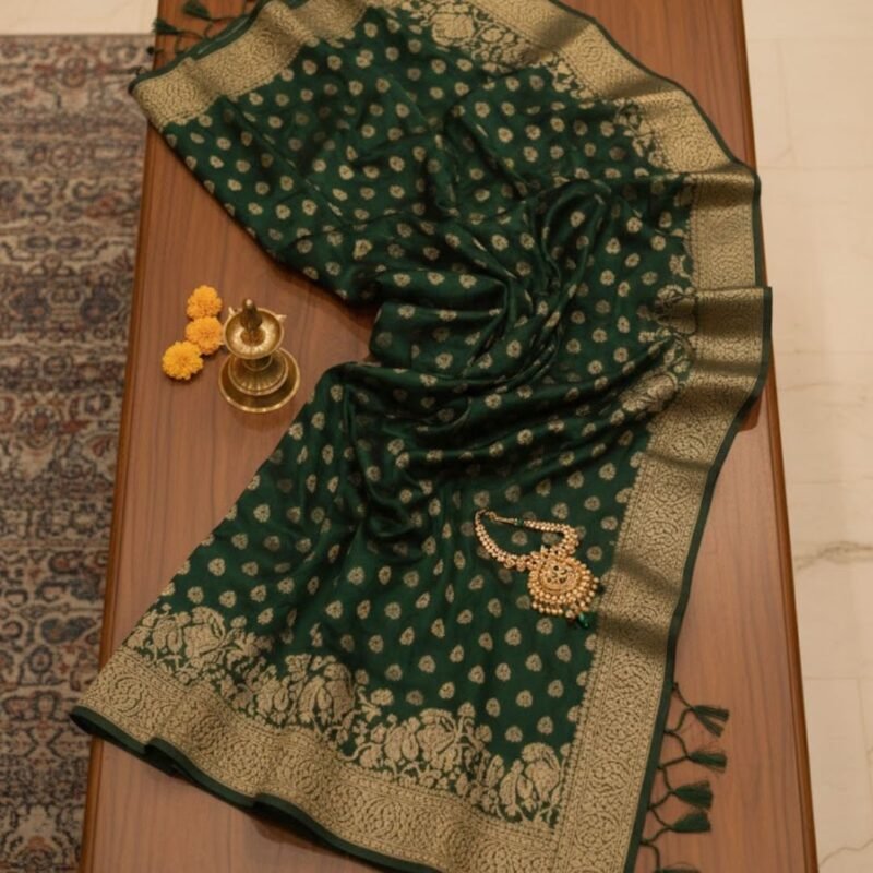 Dark Green Banarasi Silk Saree with Antique Gold Zari Weaving & Royal Elephant Pallu – Traditional Wedding & Festive Wear Saree for Women